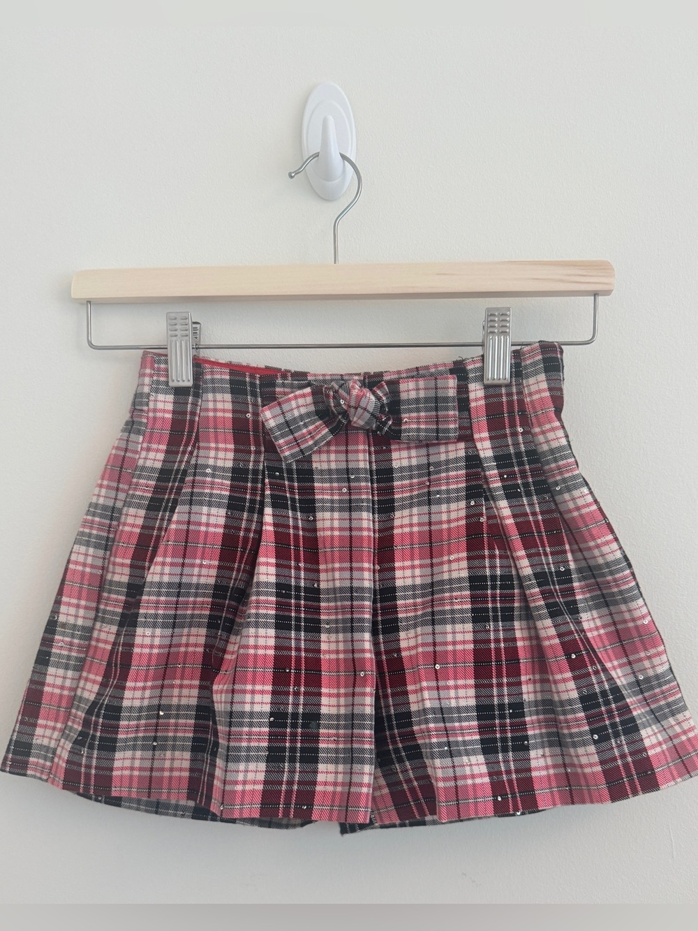 Mayoral Plaid Pleated Short with Bow Accent and Rhinestones. Size:6